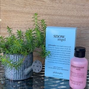 Snow Angel Spray Fragrance w/ Peppermint Body Wash